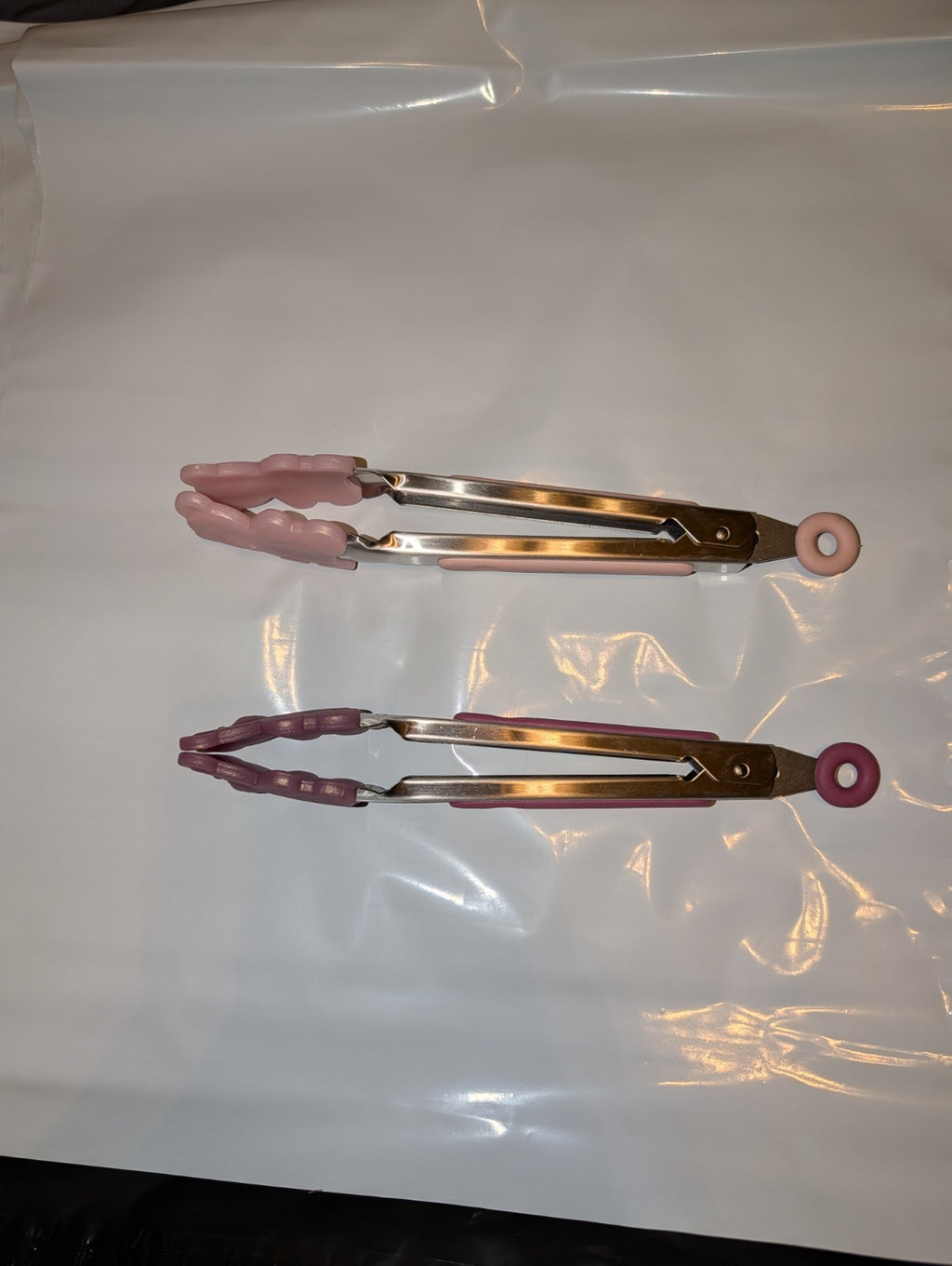 Silicone Kitchen Tongs with Teddy Bear Design, 7 Inch, Pink and Wine Color, 2PK
